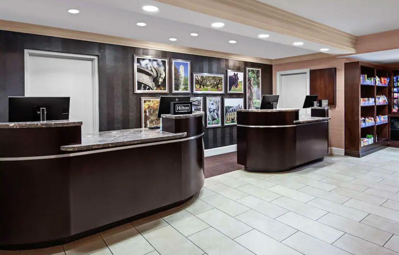 Отель Doubletree By Hilton Raleigh Durham Airport At Research Triangle Park Экстерьер фото