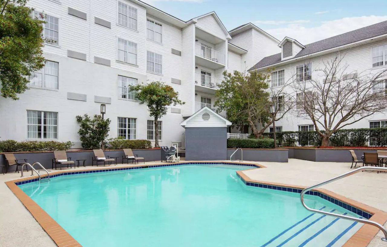 Отель Doubletree By Hilton Raleigh Durham Airport At Research Triangle Park Экстерьер фото