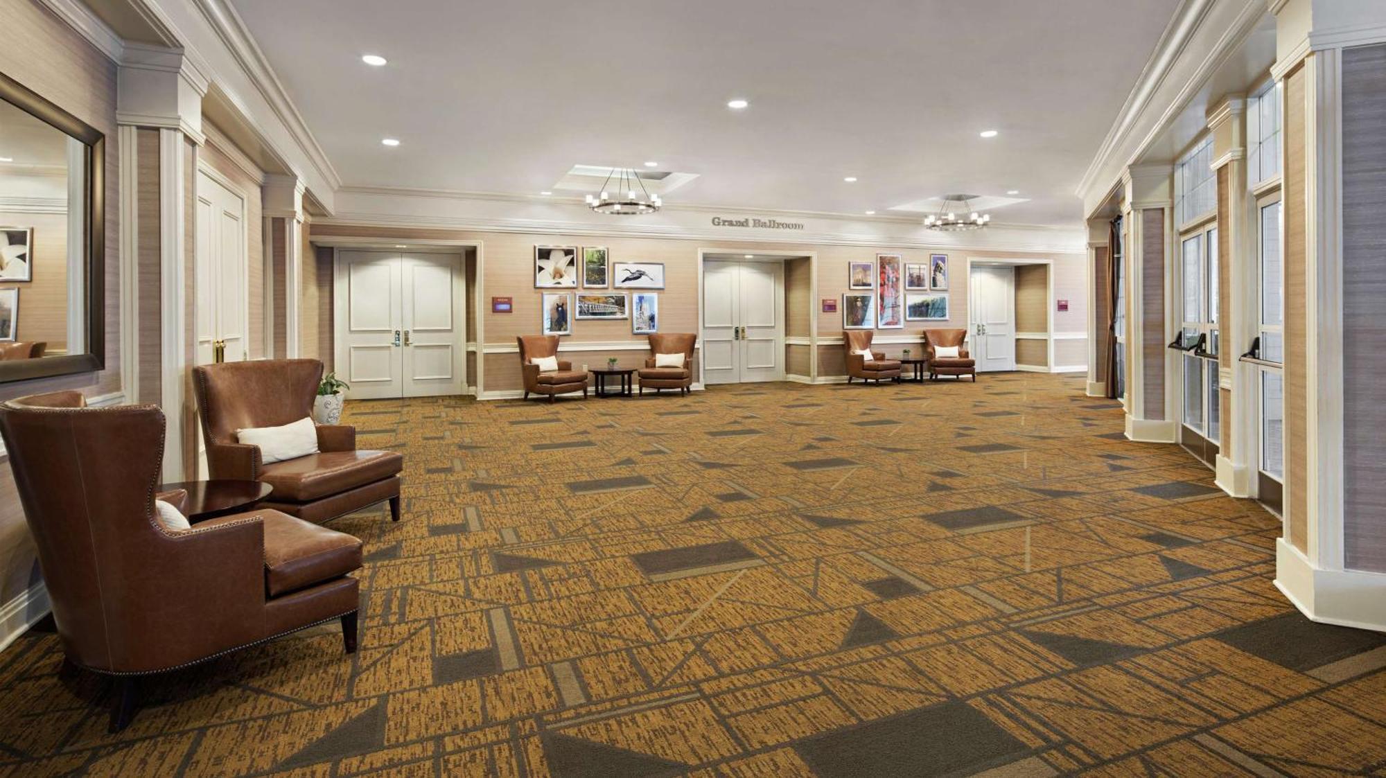 Отель Doubletree By Hilton Raleigh Durham Airport At Research Triangle Park Экстерьер фото