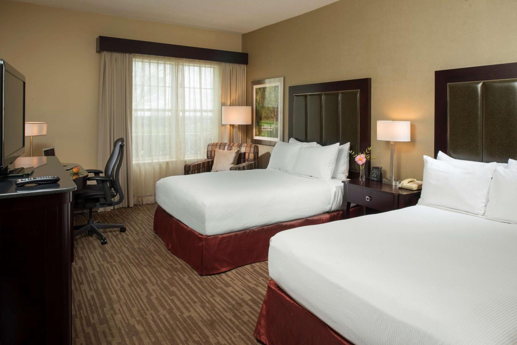 Отель Doubletree By Hilton Raleigh Durham Airport At Research Triangle Park Экстерьер фото