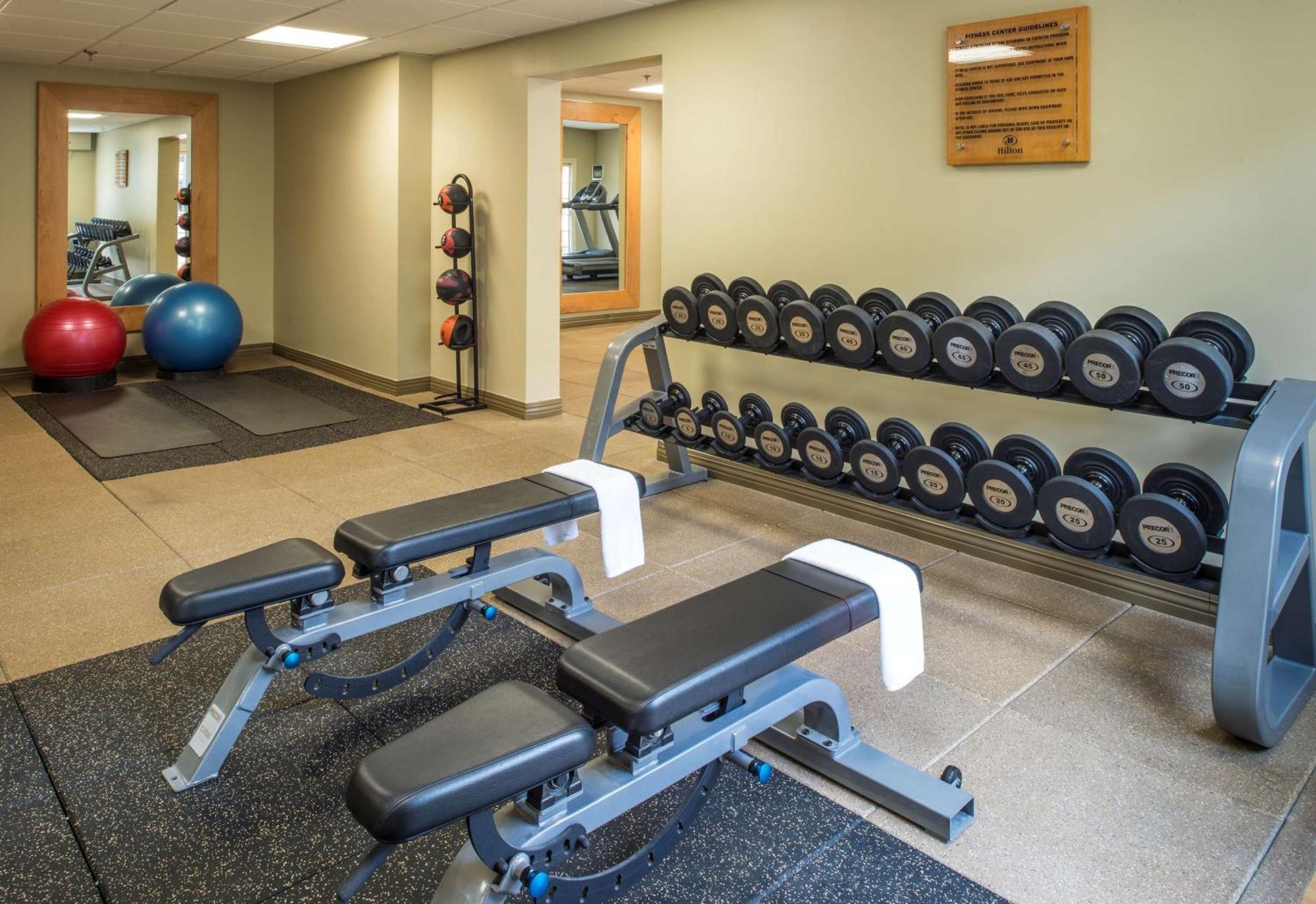 Отель Doubletree By Hilton Raleigh Durham Airport At Research Triangle Park Экстерьер фото