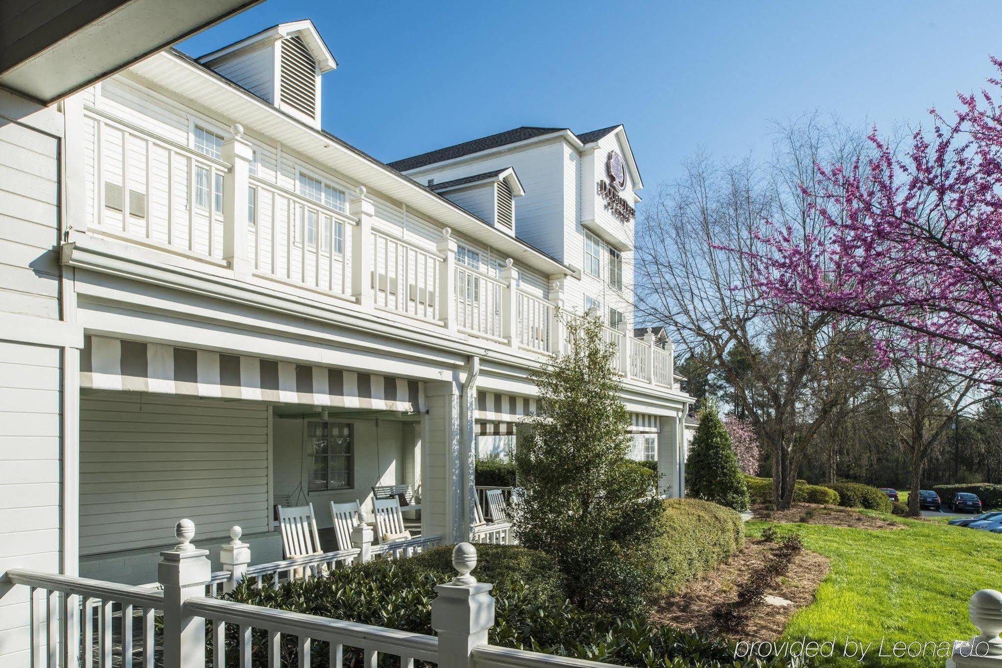 Отель Doubletree By Hilton Raleigh Durham Airport At Research Triangle Park Экстерьер фото