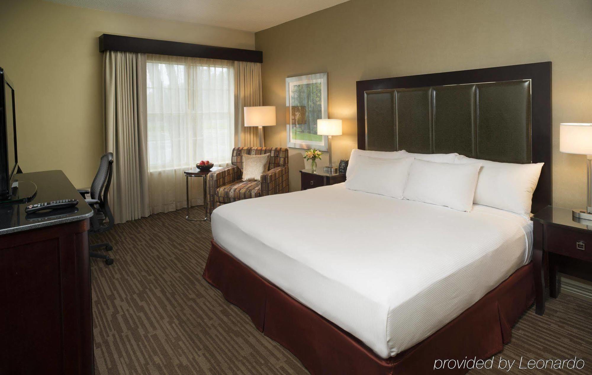 Отель Doubletree By Hilton Raleigh Durham Airport At Research Triangle Park Экстерьер фото