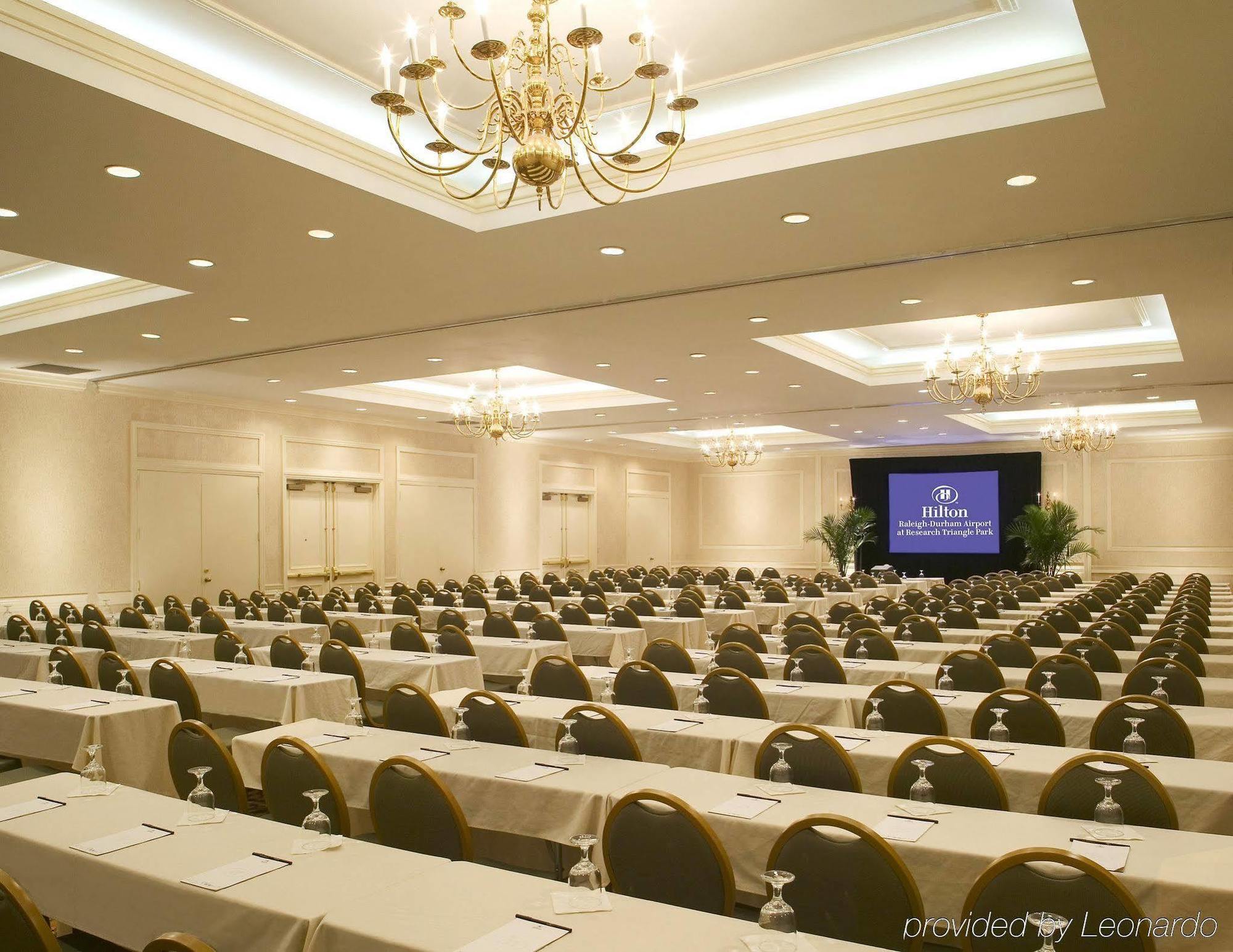Отель Doubletree By Hilton Raleigh Durham Airport At Research Triangle Park Удобства фото