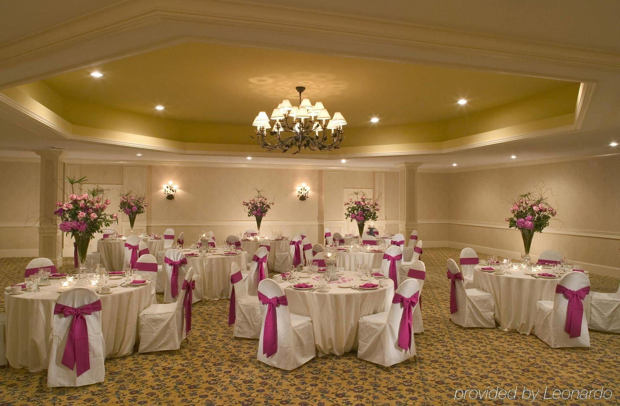 Отель Doubletree By Hilton Raleigh Durham Airport At Research Triangle Park Ресторан фото