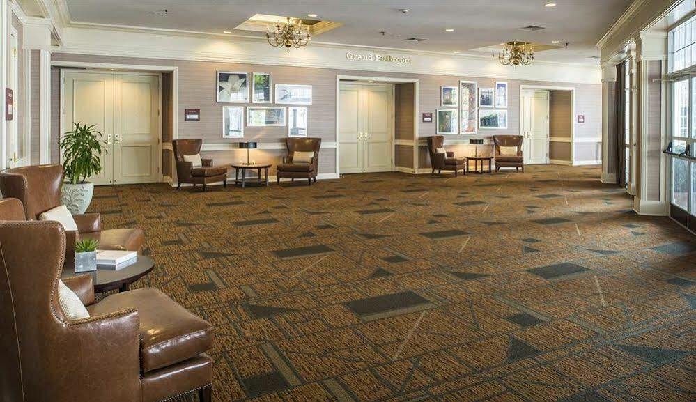 Отель Doubletree By Hilton Raleigh Durham Airport At Research Triangle Park Экстерьер фото